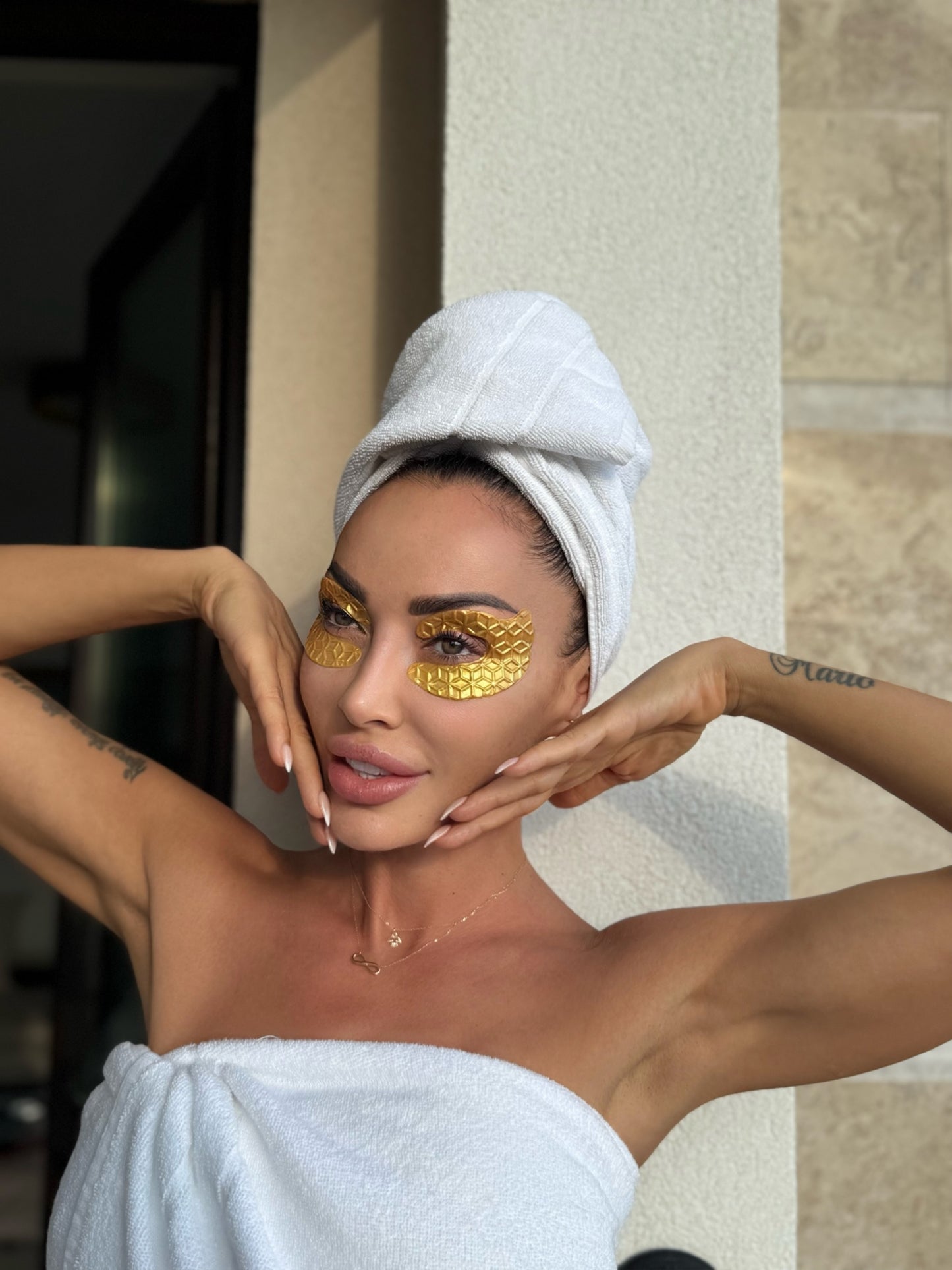 Επίθεμα ματιών Caviar Polypeptide Essence – Εντατική παραγωγή κολλαγόνου & Φροντίδα Ενυδάτωσης (3 τεμάχια)
